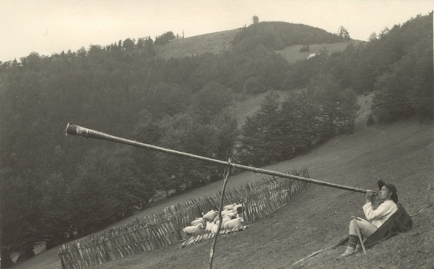 Pastýř s fujarou pod Kozubovou, r. 1937